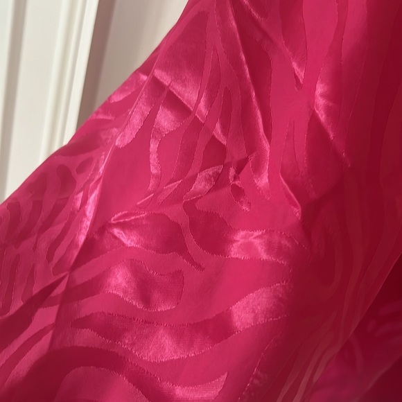 Pink blouse - Picture 2 of 3